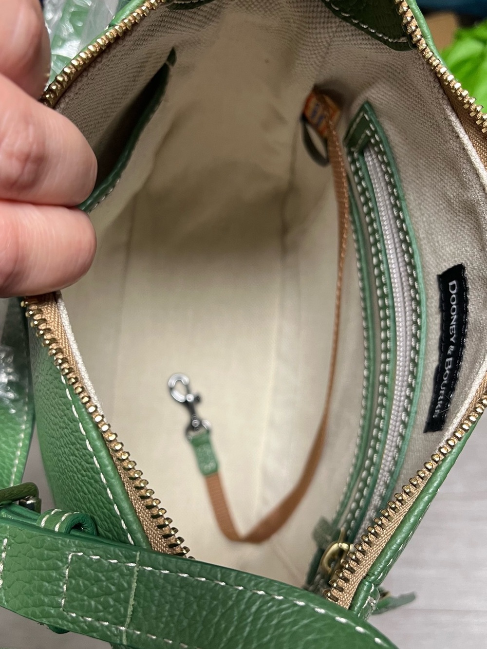 Dooney & Bourke Green Pebble Leather Shoulder Bag - NWT - Picture 4 of 7